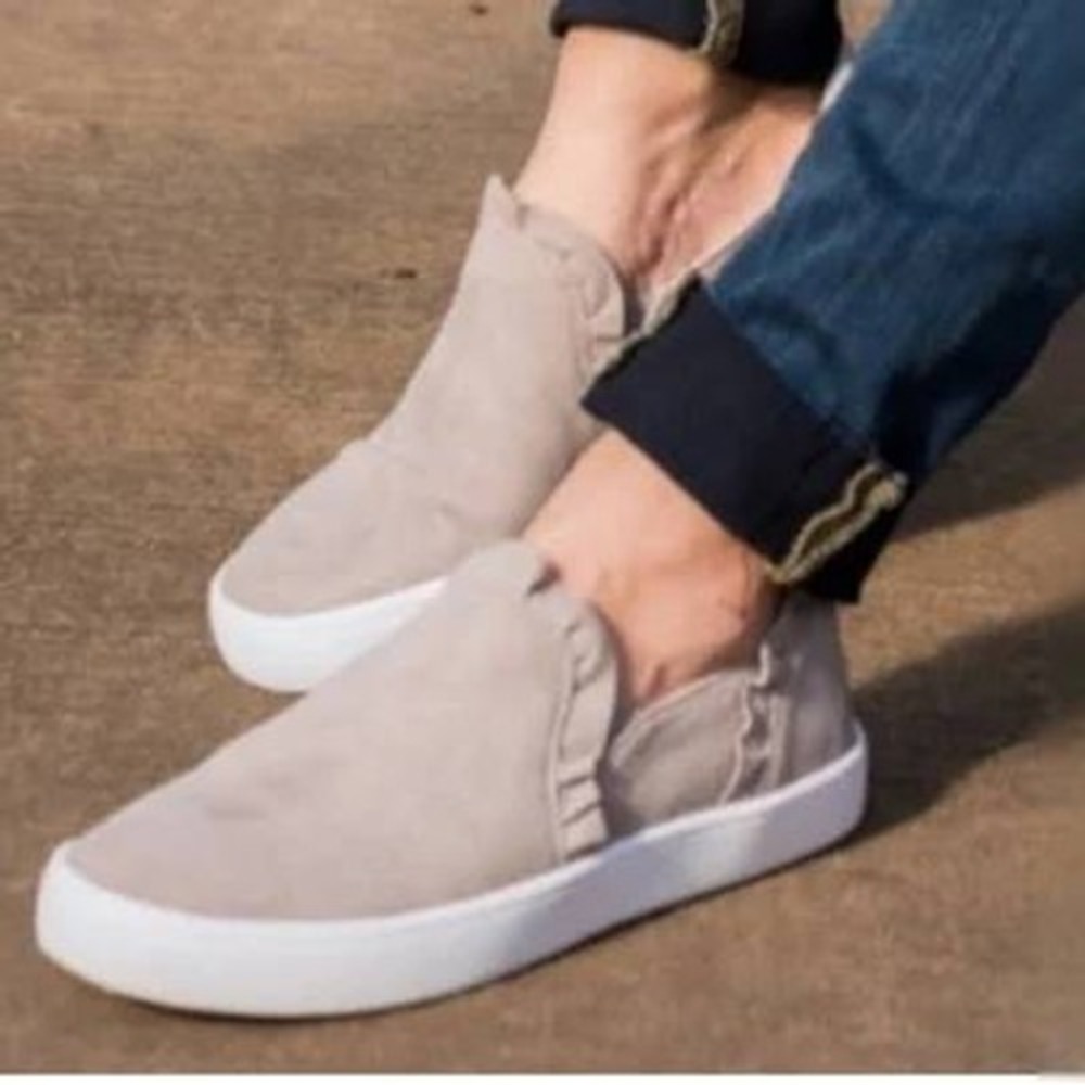 Kate Spade Lillie Gray Suede Slip On Sneaker‎ Ruffle 9.5